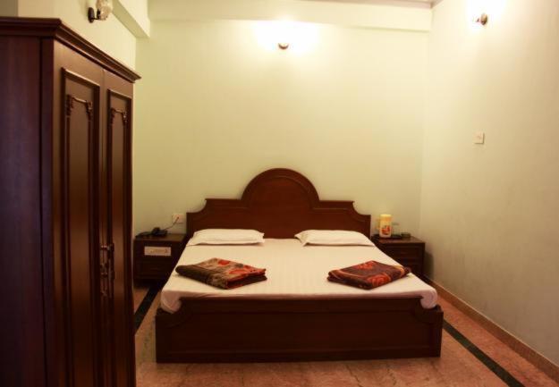 Lloyds Guest House, North Boag Road, T. Nagar Guest house 2*